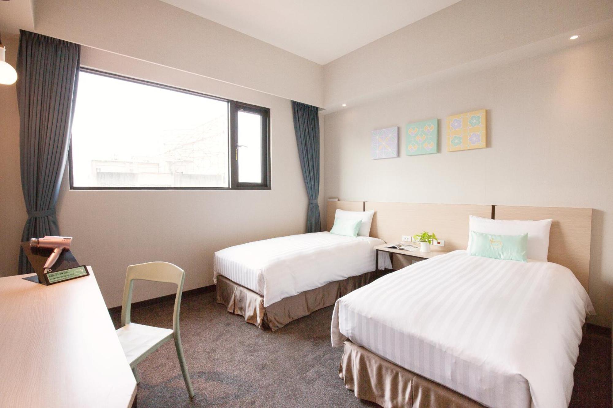 Hotel Liyaou Чиай Сити Стая снимка